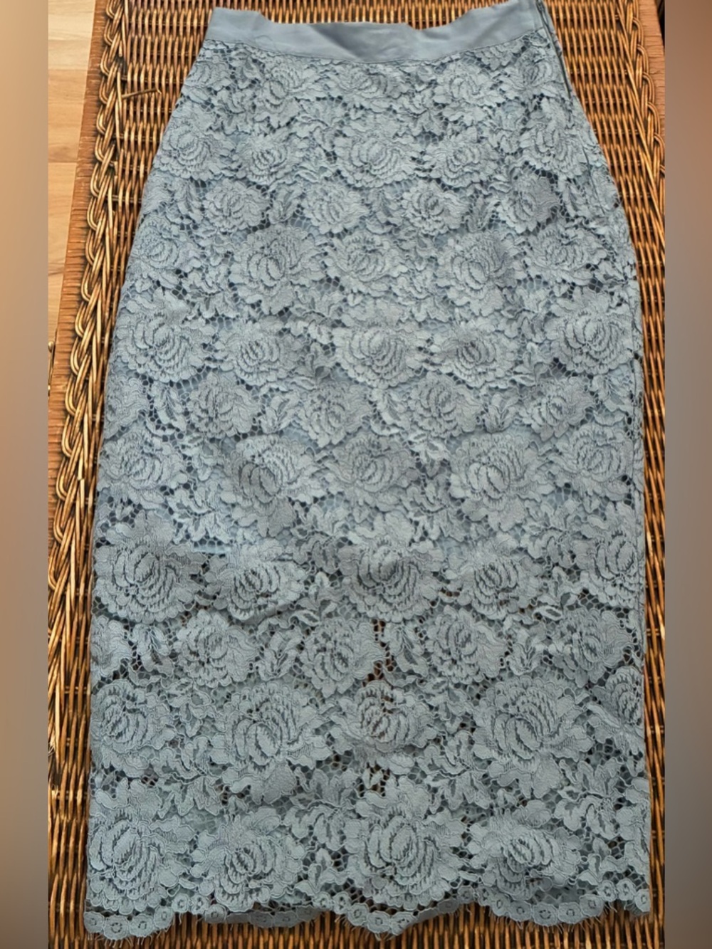 ⭐️3/$15⭐️H&M Lace Pencil Skirt in Pale Blue